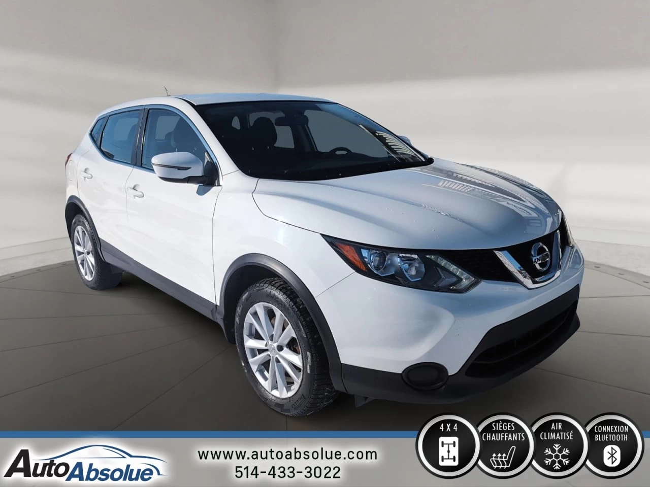 2017 Nissan Qashqai S + AWD Main Image